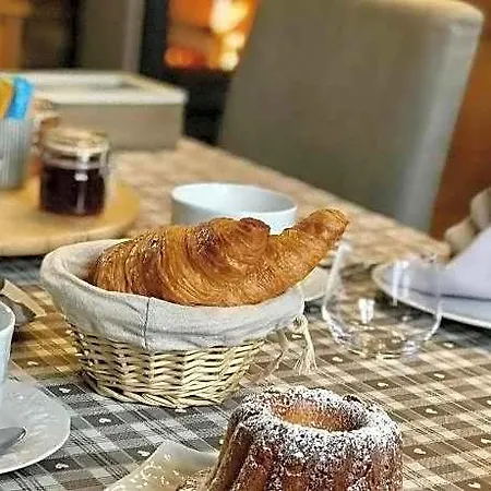 D'hotes Les Ecrins Otel 3*
